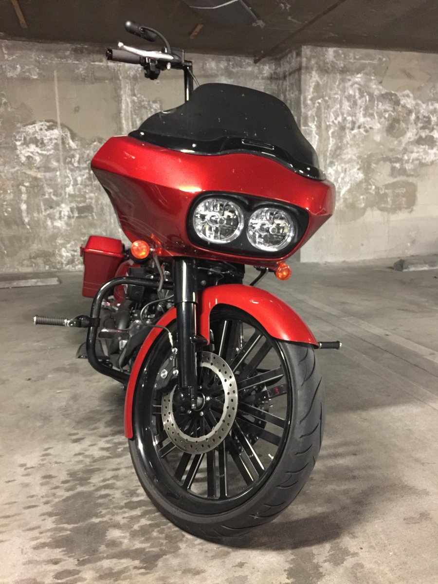 bayareapro's tweet photo. Coming along! #roadglide #bigwheelbagger #bagger #pickard @ProgressiveSusp #monotubes @Smt_MachiningCo #DirtyDeeds http://t.co/8G7XKbaMWy