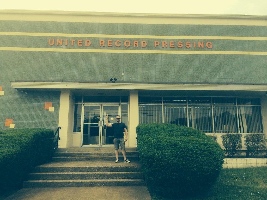 fadadams's tweet photo. United record pressing was amazing, I totally recommend this if your in Nashville http://t.co/nx4bEOYKBe