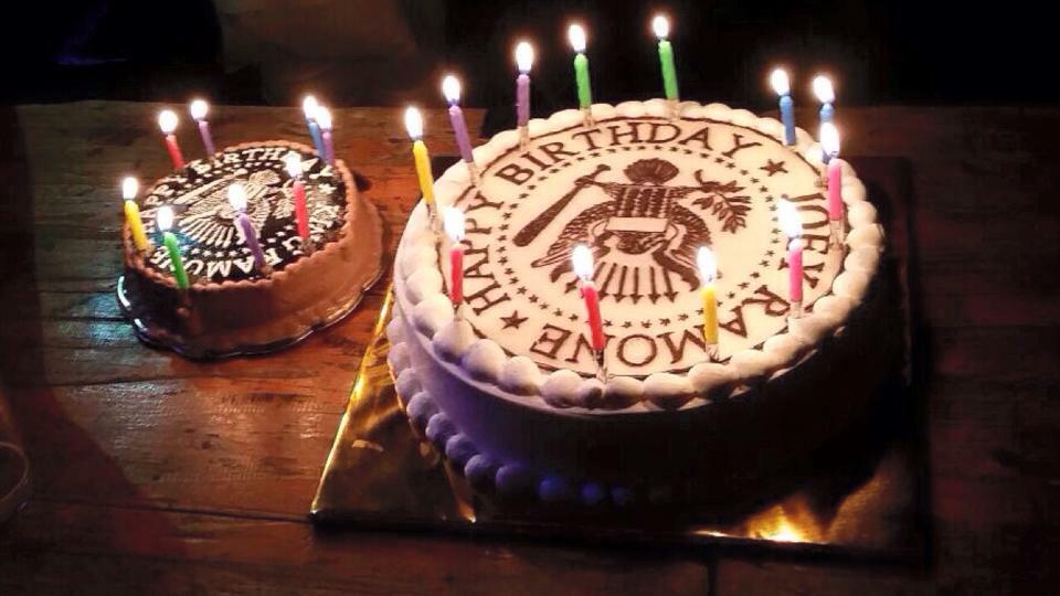 Happy Birthday to Joey RAMONE 