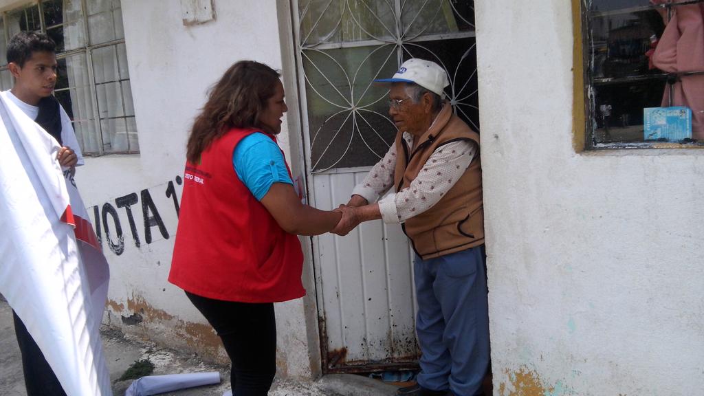 KaryGuillenC's tweet photo. Reafirmando el compromiso con los vecinos #Atrévete #TlalpanSiPuedeCambiar http://t.co/ZK9ORylp6i