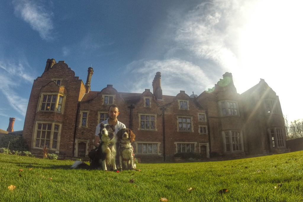 EnviroDogs's tweet photo. @e_rickard @MrsConstruct @SubconLaser thank you! You can't really go out and buy a #rotdog, you can always call us 😊 http://t.co/JsrNfAxi8W