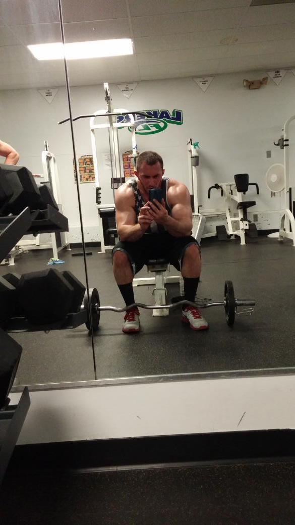 zrdividends's tweet photo. One of my passions at my old stomping grounds! #flcc #FeelingMyself #workouts #workoutselfie #fitness #fit4life #fit http://t.co/7KSpAECmWT
