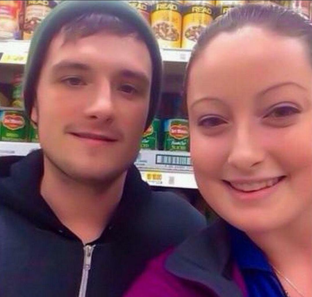crazylifefacts_'s tweet image. How do people find celebrities at supermarkets, I can't even find my mom