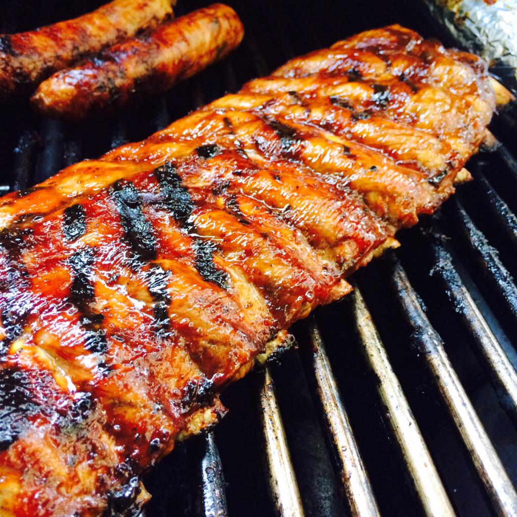 TeriMatthewson's tweet photo. Slowly BBQd ribs over hickory smoke ... 3 hours later, we can eat! #May24Weekend #patience #sorryneighborough http://t.co/mrrhFuLY5P