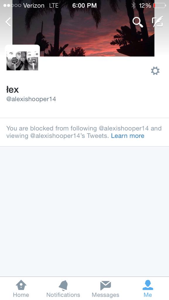 Splum_16's tweet photo. When your baby sis blocks you on Twitter. #wellFINE 🙍🏽 @victxriamxrie http://t.co/w07dRyQoBF