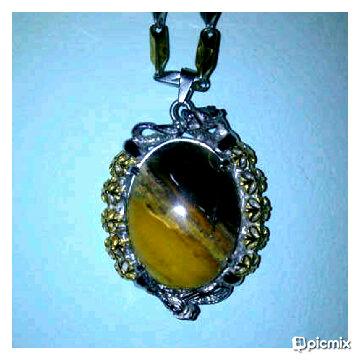 angga_embun's tweet photo. Liontin pancawarna Darson #mypicmix http://t.co/DCoDA1B6yZ http://t.co/P5wx3r9QVR