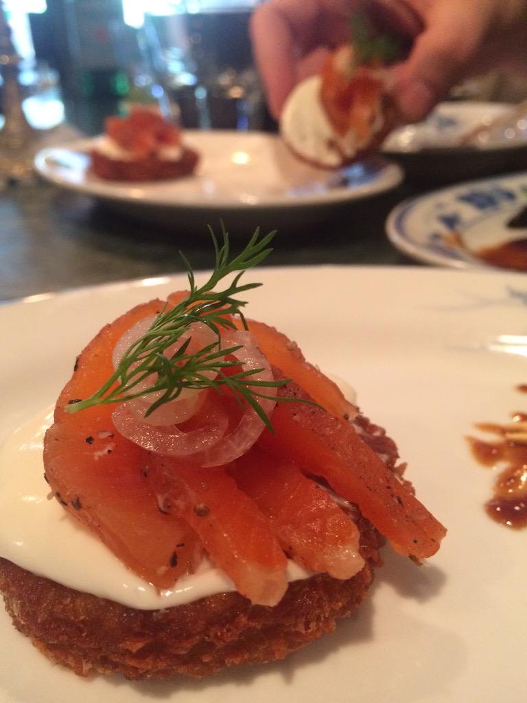 whatLOOKlikes's tweet photo. Long overdue trip back to @peopleseatery. A delicious way to spend an anniversary. #Latkes #GeneralTsoFu #PetitFours http://t.co/8nwhLLVEVd