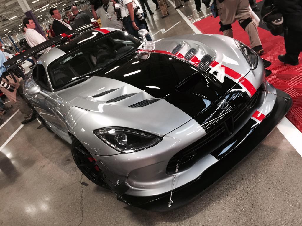 MoparUnlimited's tweet photo. The 2016 Dodge Viper ACR made its debut at Conner Ave, taking the stage as the fastest Viper ever built #MoparChat http://t.co/JZGxD0j8rb
