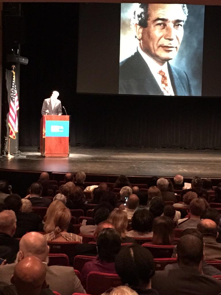 victorjsolano's tweet photo. Homenaje a la vida de #HermanBadillo, pionero polîtico y de causas sociales hispanas en NY. Mas @univisionNY , 11PM http://t.co/XJ85FuG2Ul