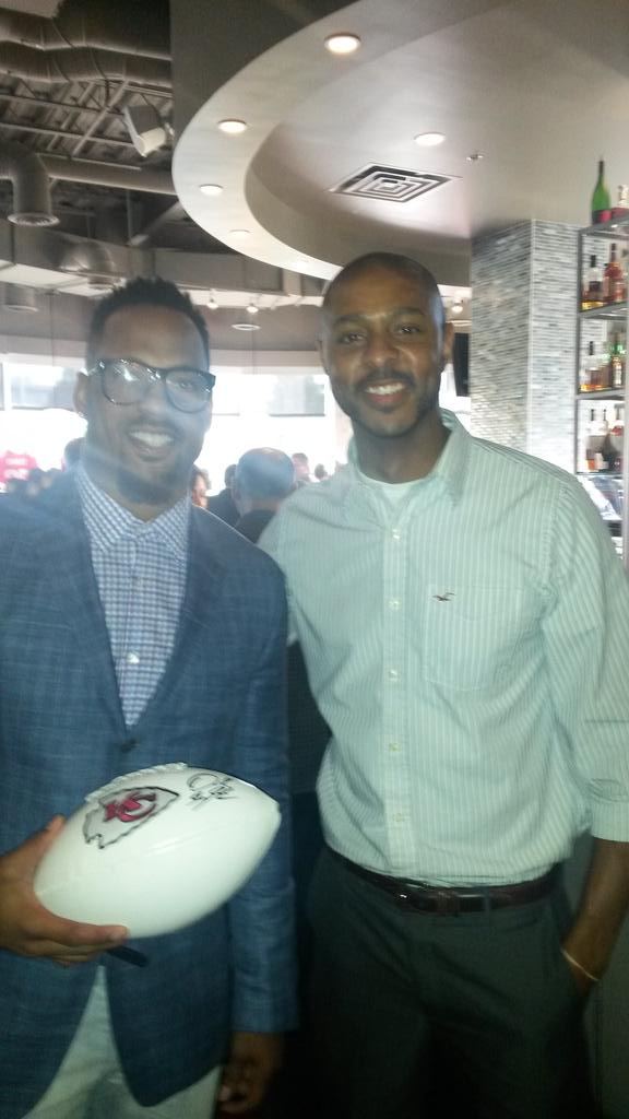 dsmithKSU's tweet photo. Here's to a good night, for a great cause w @superdj56!! #defendthedream #chiefs #kansascity http://t.co/rz9Xn1eXkr
