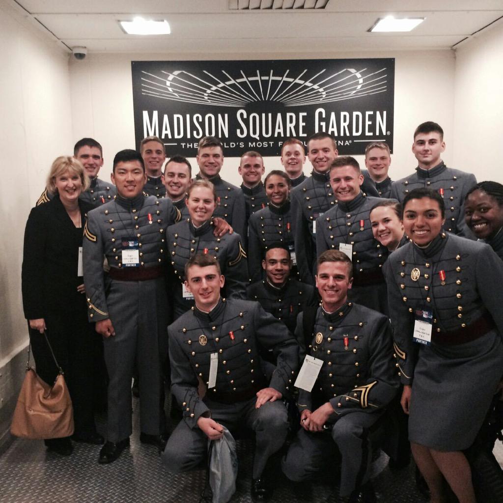 USMAGleeClub's tweet photo. Glee club takes @TheGarden #NYR http://t.co/DM0TPxxfhn