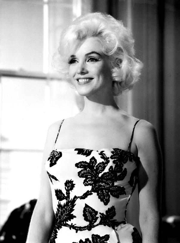 HistoryInPics's tweet photo. Marilyn Monroe in a costume test for Something’s Got to Give, 1962. Photograph by L.J. Willinger. http://t.co/jJf7TLJenH