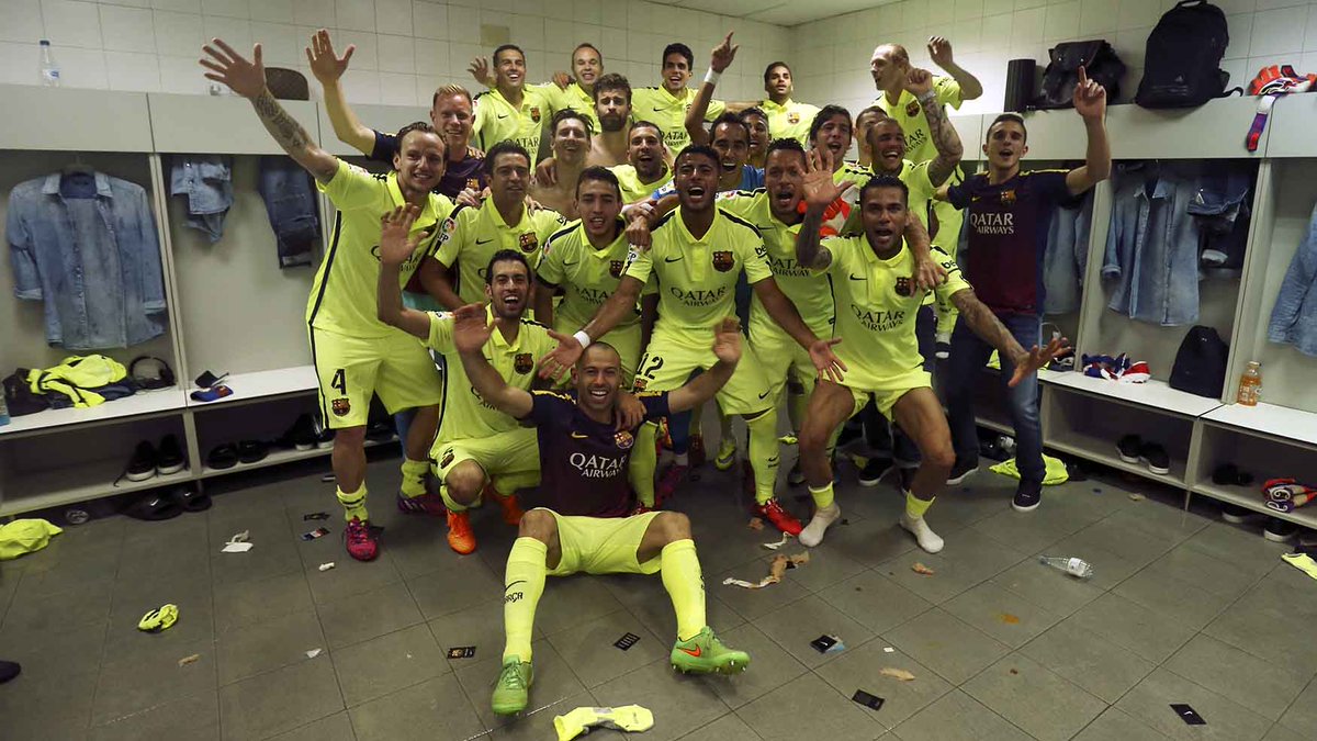 FCBarcelona's tweet photo. [VIDEO] Check out the players celebrating the league title on Sunday in Madrid http://t.co/JAjPlMf2eM http://t.co/MqrAwPzUsB