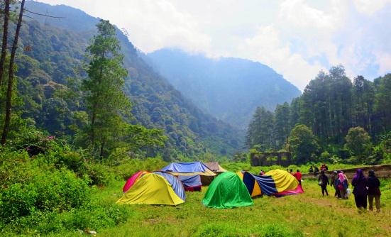 infobdg's tweet photo. Mendaki Gunung yang Ada di Bandung Yuk? http://t.co/Gjt4lk87Ws  #wisataBDG http://t.co/IVpDaIeAlA