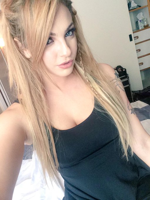 On set for #thesexfactor today. 💜 Makeup by the amazing @makeupbynataliestowe. ✌️💜💙❤️😍 http://t.co/8<a href="/tag/thesexfactor"class="tags">#thesexfactor</a>