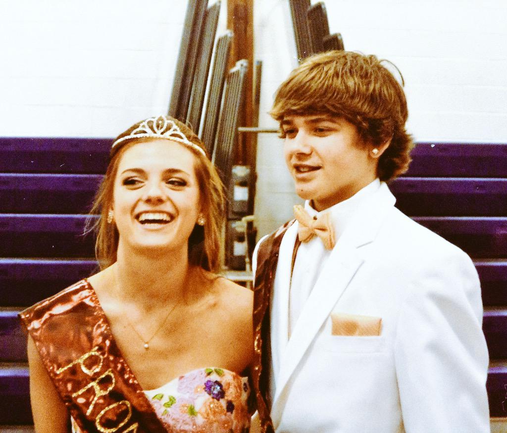 ashleyjean_15's tweet image. Happy 8 months to the best guy ever! #keepdoinyou #iloveyou!!😍😘💕