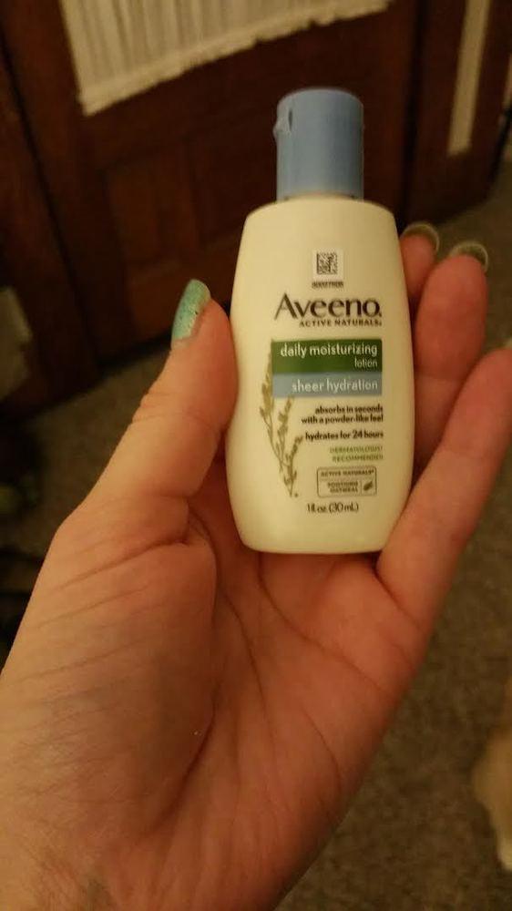 AfterDark84's tweet photo. What I loved about Aveeno daily moisturising lotion is how soft my hands were! #sponsored #AveenoAdvocates http://t.co/Aa1NoYGL0B