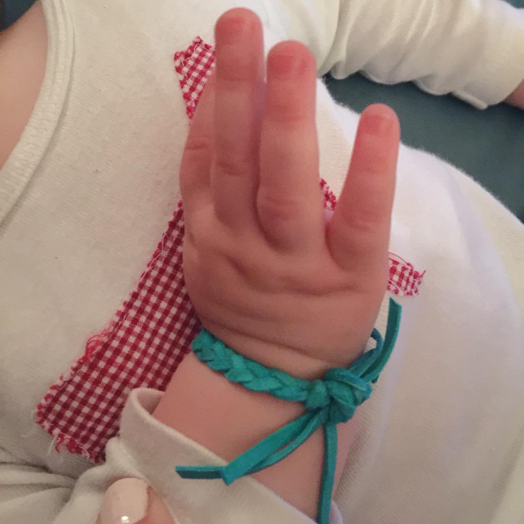 courtneysuenolz's tweet photo. Just made theeeeee cutest leather bracelet for my niece! #scarlettdavy #gypsybaby #CCXOdesigns 💋 http://t.co/lbPjpn9X3W