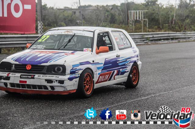 cc_racing_rd's tweet photo. El carro del team @cc_racing_rd en el @autodromosunix podemos ver a nuestro patrocinador principal #Rilix http://t.co/tf6tuBFzDW