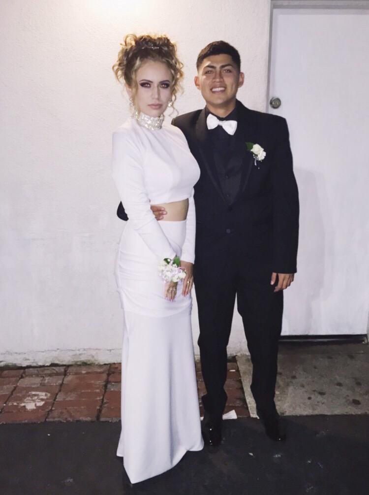 babyshaee's tweet photo. Best night EVER. πππ» #prom2015 #promqueen2k15 http://t.co/KZrrjExM4A