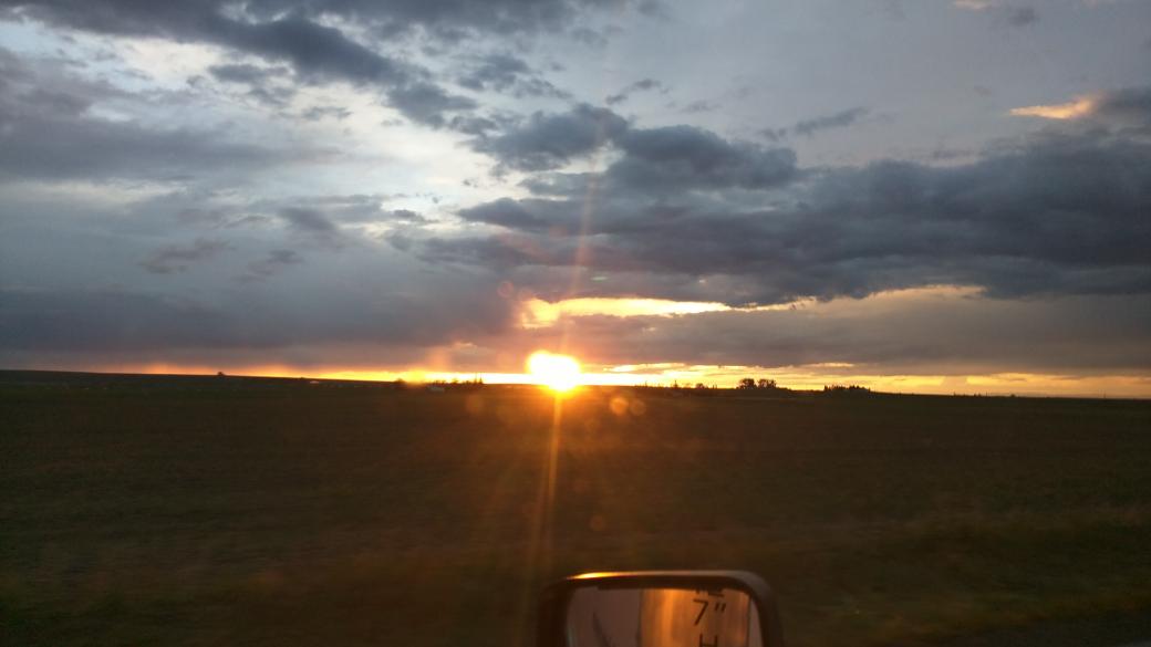 Myke500's tweet photo. Great sunset in #twinfalls. @ChargingLockers on the way to @Sasquatch 
See you there! http://t.co/cgglrLOjq4