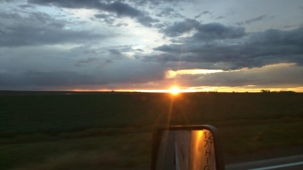 Myke500's tweet photo. Great sunset in #twinfalls. @ChargingLockers on the way to @Sasquatch 
See you there! http://t.co/cgglrLOjq4