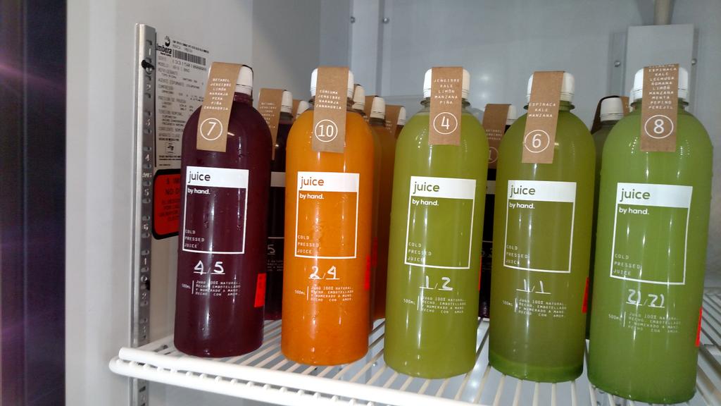 Tabatajalilreal's tweet photo. Amigos de @juicebyhand les paso el reportaje https://t.co/NVTh9UFE83 las frutas y verduras no pierden propiedades http://t.co/QzFxQ28pMB