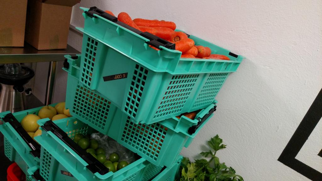 Tabatajalilreal's tweet photo. Amigos de @juicebyhand les paso el reportaje https://t.co/NVTh9UFE83 las frutas y verduras no pierden propiedades http://t.co/QzFxQ28pMB