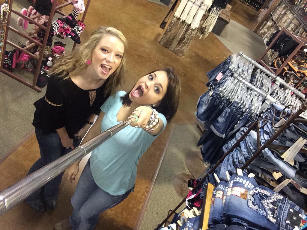 berkeleyrudel's tweet photo. Love my Tessy and Michelle π» #cbc7 http://t.co/HR4ZVqnw4j