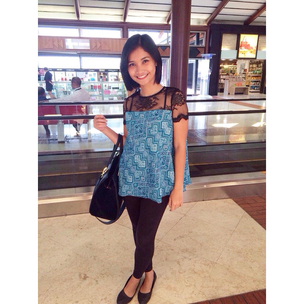 dreulona's tweet photo. Spotted Harmita, wearing our custom made Batik Top. 

For custom order:
📲+6285810411988
http://t.co/LfxMQ7uXXZ http://t.co/AjCs9lpxiy