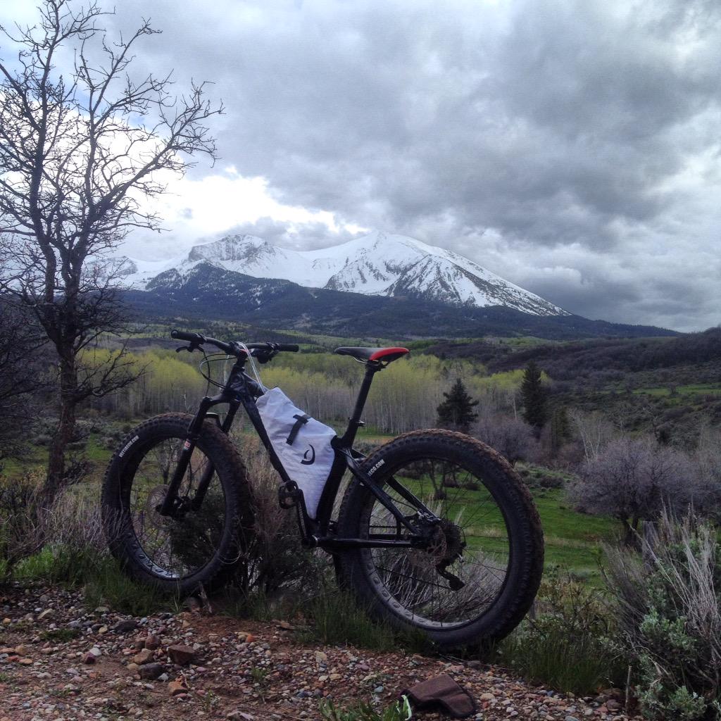 defiantpack's tweet photo. Everything I need in my #defiantpack for an evening ride http://t.co/2y9E07Uk8t