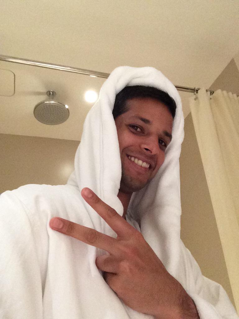 MrRushiSheth's tweet photo. @EDITIONHotels my 1st nght in new NYC hotel. Hooded terry robes and rain showers. Exactly what I need to #stayfly http://t.co/io5WLZdOoR