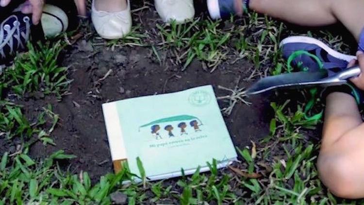 SoCool SoReal ! Children’s Book Grows Into a Tree When You Plant It !
goodnewsnetwork.org/book-grows-int… Good Idea 4 <a href="/ToonYouTV/">ToonYou - MyDreamJob</a> ?
