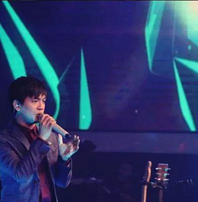 vradiofm's tweet photo. Papa keren yg mampir besok jam 7 malam di #1066P3K (Profil Papa Paling Keren) >> @RianEkkyP #dmasive #masiver http://t.co/RBxhmcypbD