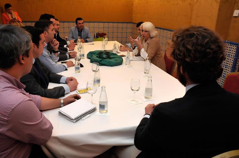 #Empleo. Nos reunimos con @AJECÁDIZ. Abriremos líneas de crédito para #pymes con convenios ayto-entidades bancarias.