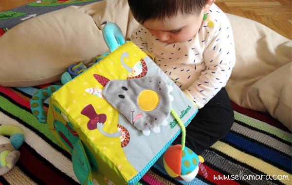 Me chiflan los juguetes de <a href="/LilliputiensCo/">Lilliputiens</a> , el cubo de actividades ha sido todo un éxtio! goo.gl/5QAOkH