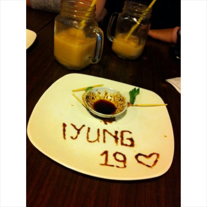 <a href="/affandi_chairul/">nguy♦</a> hehe trimakasih nguy:* selamat tanggal 19 kembali({})lvyutoo