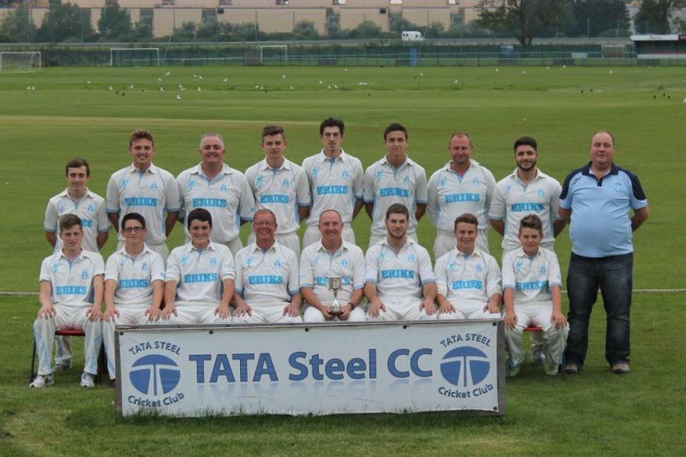SWJCAOfficalSpy's tweet photo. I still can't make out @JackDonovan97 in Tata Steels team photo last year @morganj42 @CalCurtis98 👀👓#GrowingProblems http://t.co/sjkyHE2ohq