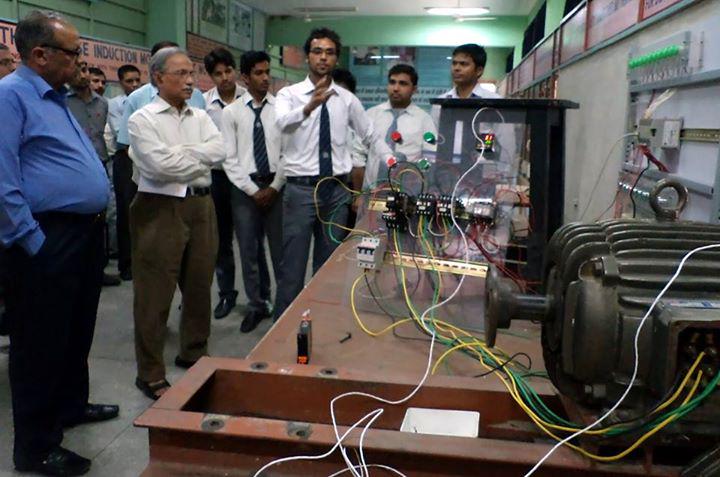 abhikalan's tweet photo. #Intra #College #Project_Competition-2015 at #rggi http://t.co/nXq10iBg37