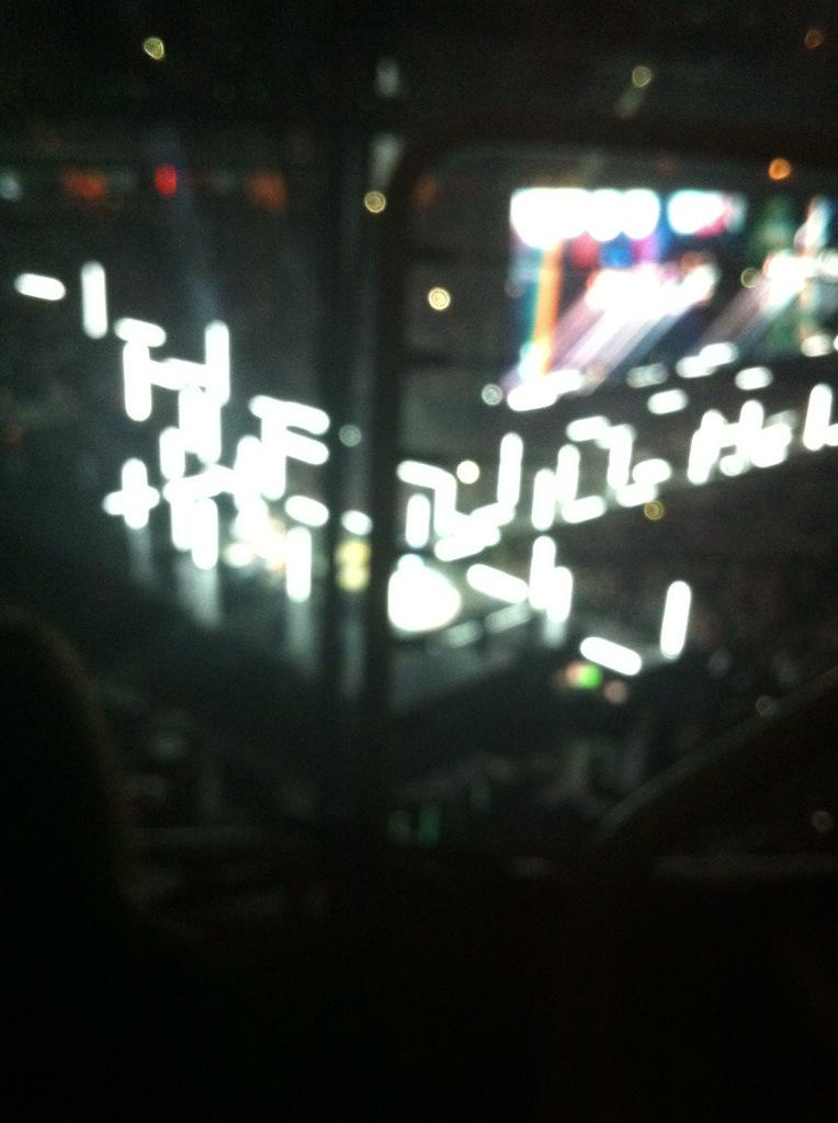 SuttonCellars's tweet image. Encore - blurry, beautiful, blinding. #U2ieTour
