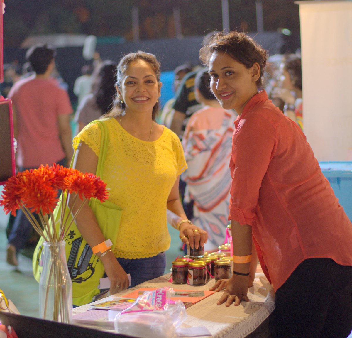 bhatiavinita's tweet image. Lovely to meet Alison who brought #chibi cakes to Mumbai at #BombayLocal @1NS1A @YourFoodDiaries @yourchefatlarge