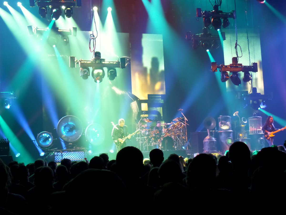 mandmplus3's tweet photo. Another amazing @rushtheband Show. Hope it is not the last. @rushtheband @RUSH_Roadtrips
#R40DAL #R40DALLAS #R40 http://t.co/4W6dgqsasL