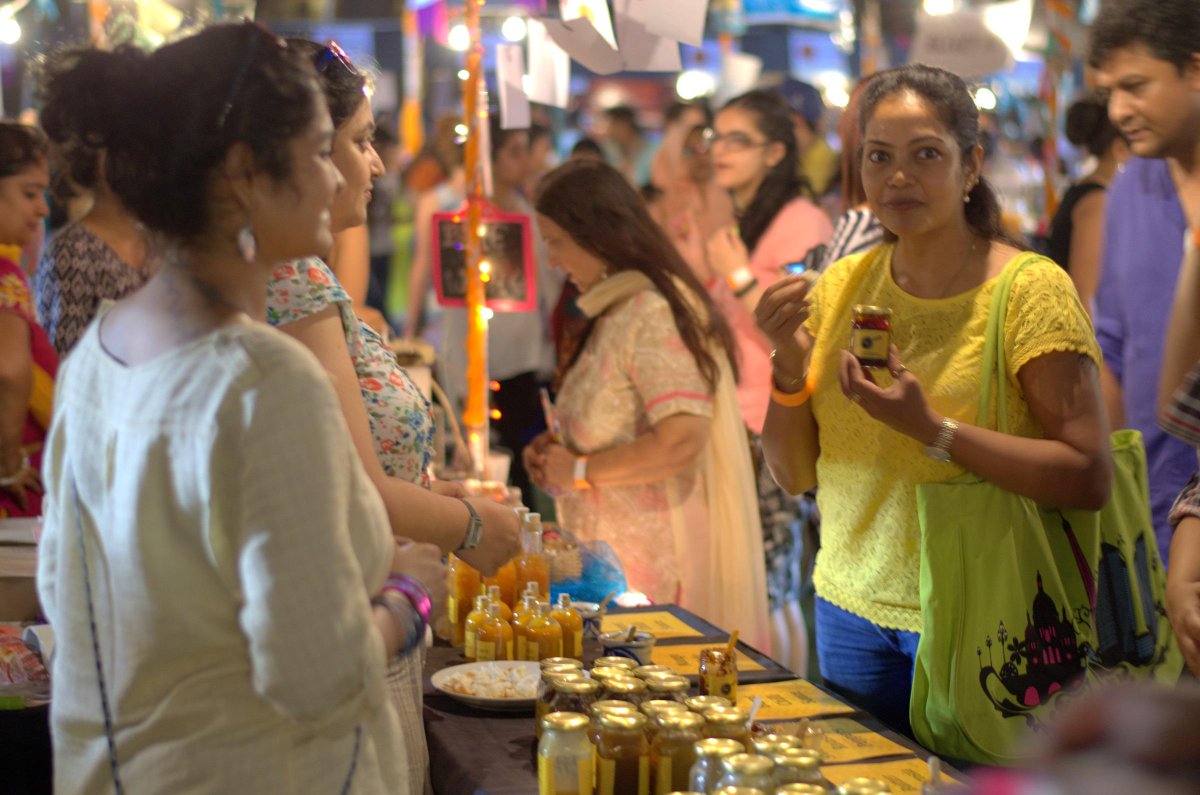 bhatiavinita's tweet image. When a volcano erupted in my mouth @yummade #BombayLocal @1NS1A The burnt garlic dip was killer! @yourchefatlarge