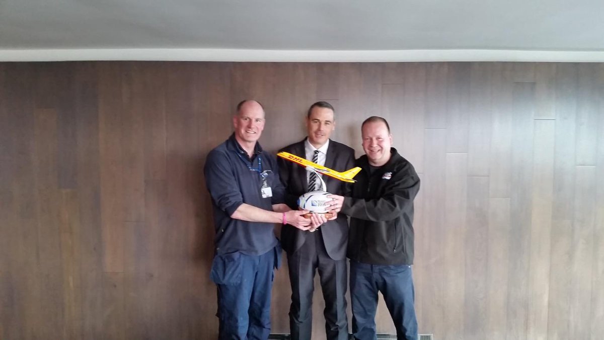 NGUGMick's tweet photo. @MoranSeanA @APTjimmy thanks a million Sean! Team effort including yourself and DHL http://t.co/GGun8Ud2gx