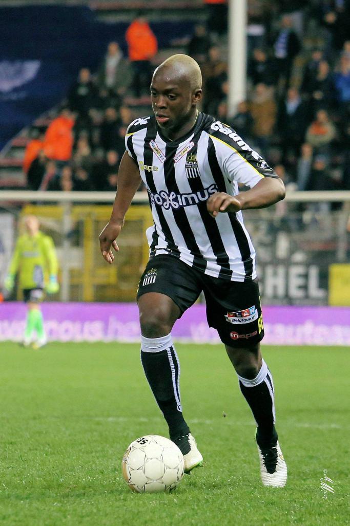 anderlechtbr's tweet photo. Anderlecht quer Kebano para ser a primeira contrataçao do verão. http://t.co/ehReeQbrCV