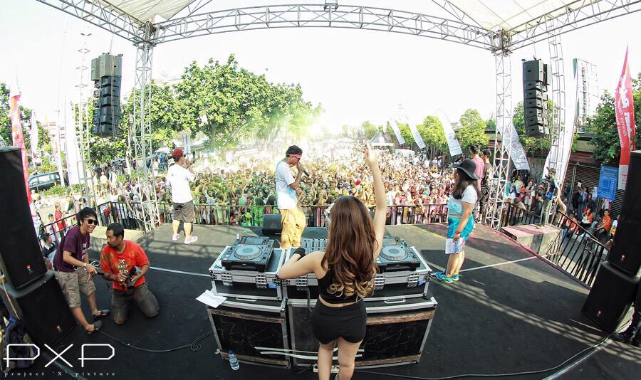 TiaraDewy_'s tweet photo. keseruan indocolor run yogyakarta 🙌🙌🙌 @IndoColorRun fotografer by @ibenk_Tkgphoto @ekamachrudi http://t.co/C1MsaQQ2hV