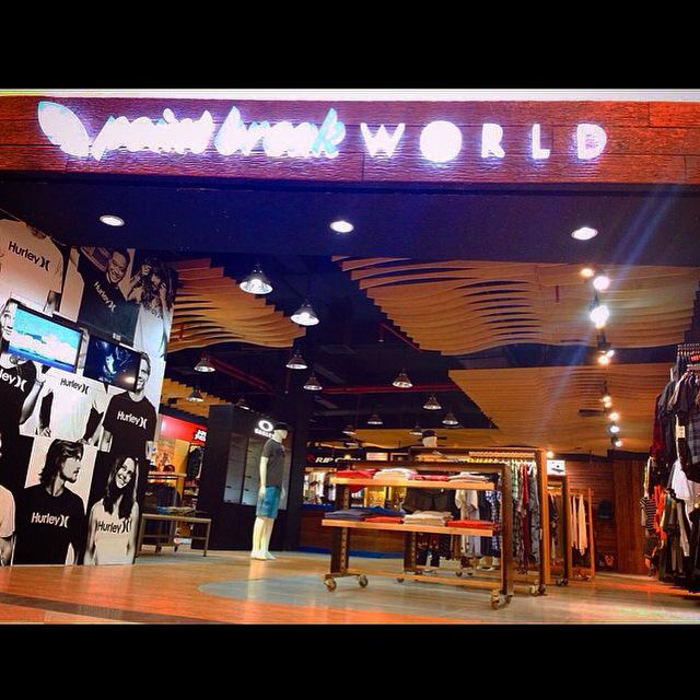 pointbreakstore's tweet photo. Let's visit our fav store Pointbreakworld Batam center ✌️👊
#pointbreakworldbatam #pointbreakindo #hurleyindo http://t.co/93YeZ7Mp7Z