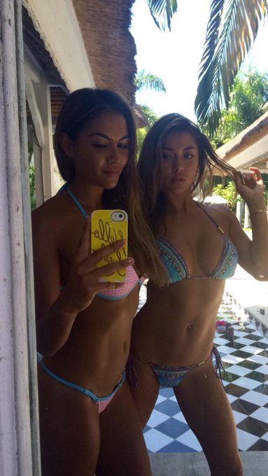 Double selfie @DomLeToullec we are LIVING!!! #baliLife http://t.co/nMagFzAUiR