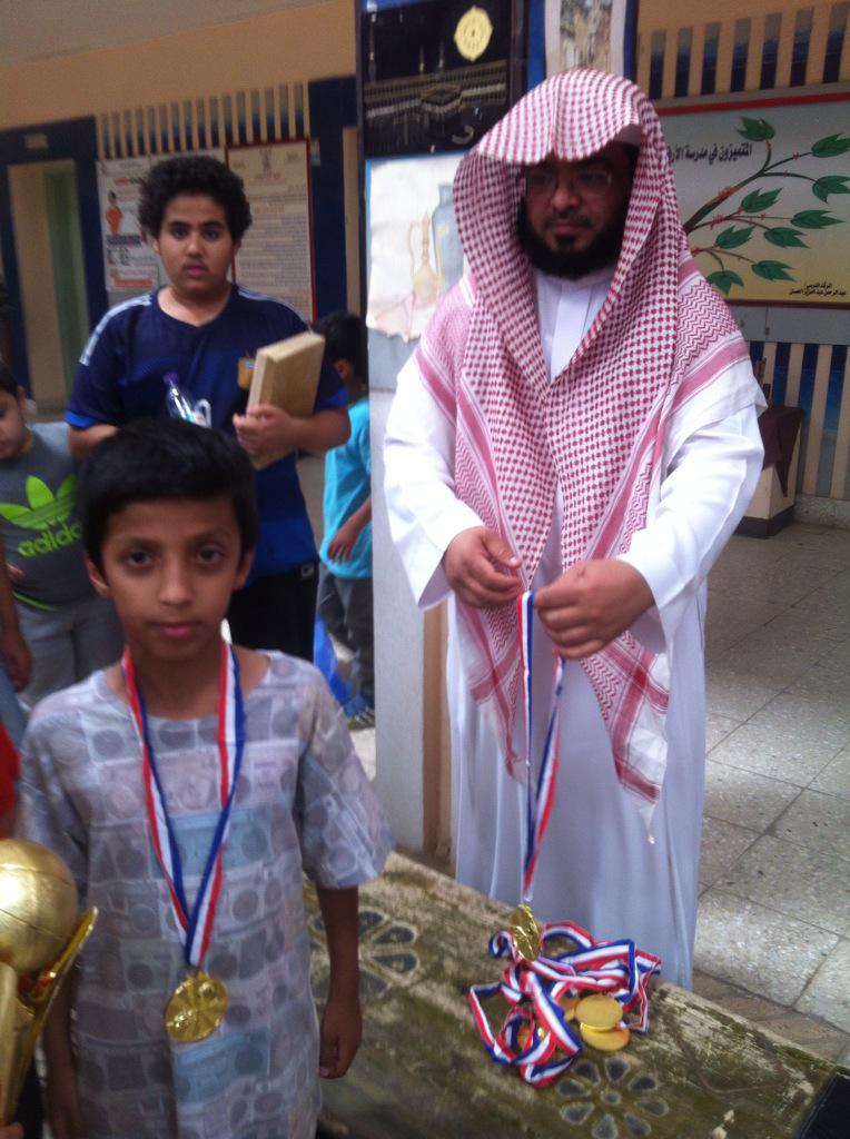 arqam1234's tweet photo. تتويج بطل الاولية http://t.co/mr9jRqfOuJ