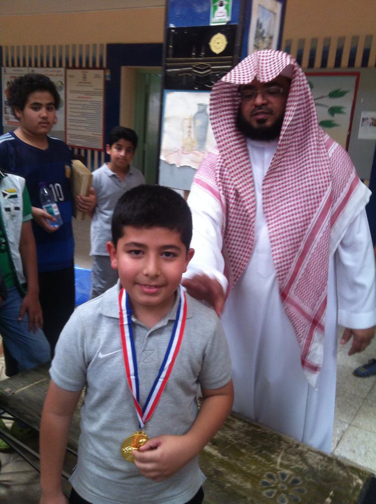 arqam1234's tweet photo. تتويج بطل الاولية http://t.co/mr9jRqfOuJ